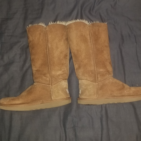 Women's UGG Australia Bailey Triplet Button Brown Boots Size 7 - Picture 6 of 8